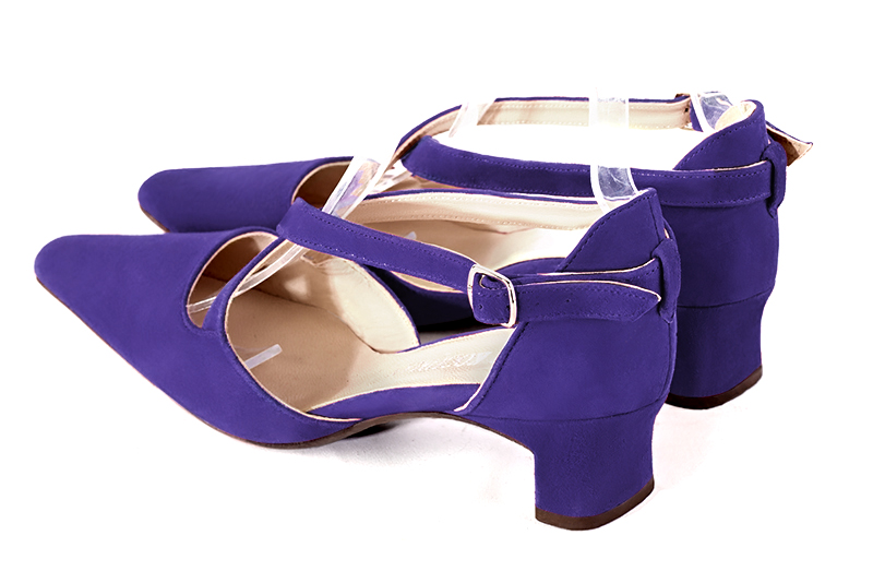 Violet purple women's open side shoes, with crossed straps. Tapered toe. Low kitten heels. Rear view - Florence KOOIJMAN